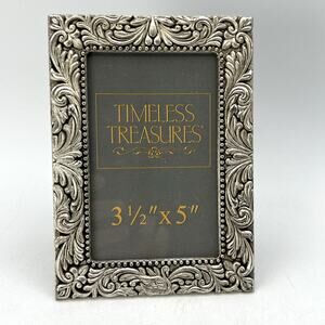 Timeless Treasures Silver Pewter Ornate Repousse Floral Scroll Frame Swan 3.5x5